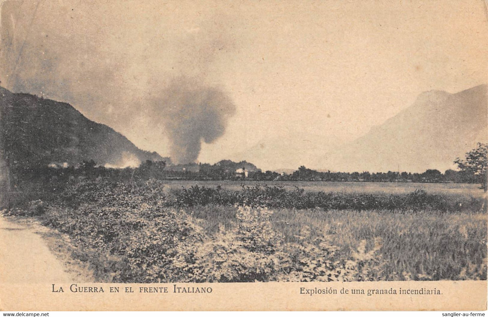 CPA LA GUERRA EN EL FRENTE ITALIANO EXPLOSION DE UNA GRANADA INCENDIARIA - Autres & Non Classés