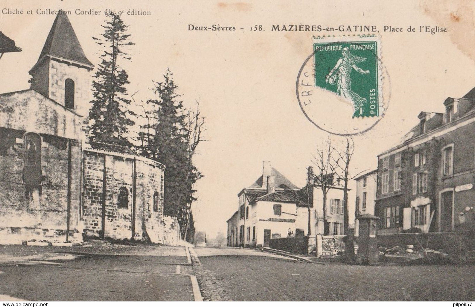 79 - MAZIERES EN GATINE - Place De L'Eglise - Mazieres En Gatine