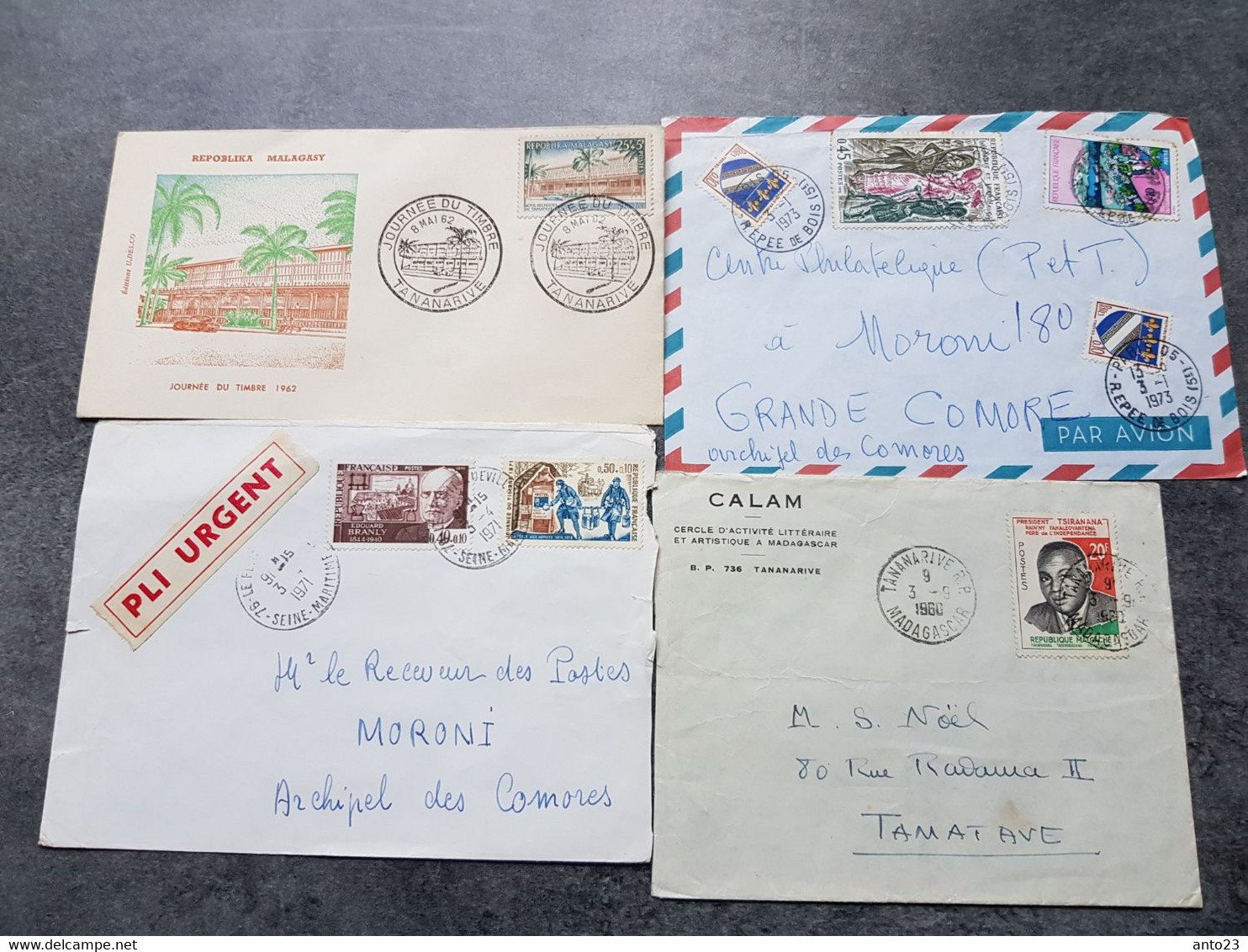 Lot De 4 Lettres De Grande Comores 2 Au Depart De France Pour Moroni /1 Journée Du Timbre + Tanarive Pour Tamatave - Covers & Documents