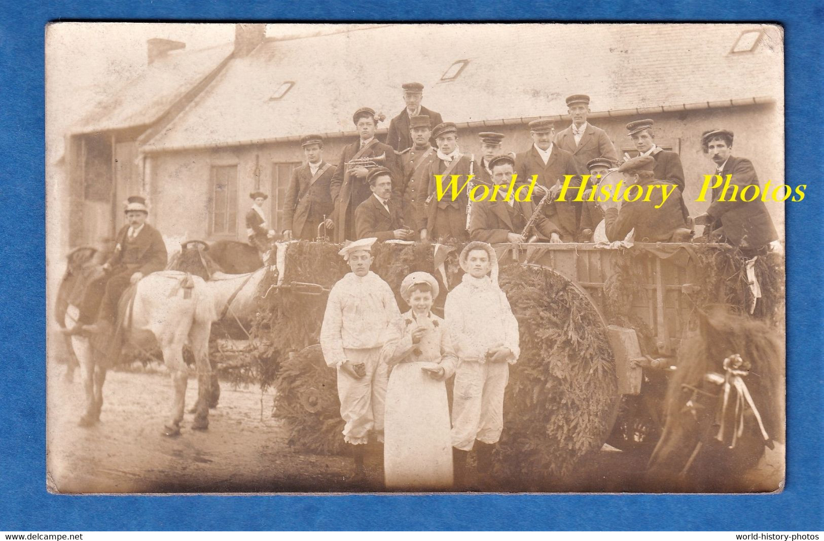 CPA Photo - BEAUVAL ( Cachet De Départ ) - Jour De Fête / Cavalcade - 1913 - Signé Famille Thuillier De Beauquesne - Beauval