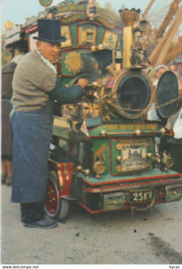 Cpm 10x15. Paris. LE MARCHAND DE GLACES Au Pied De La Tour Eiffel - Mercanti