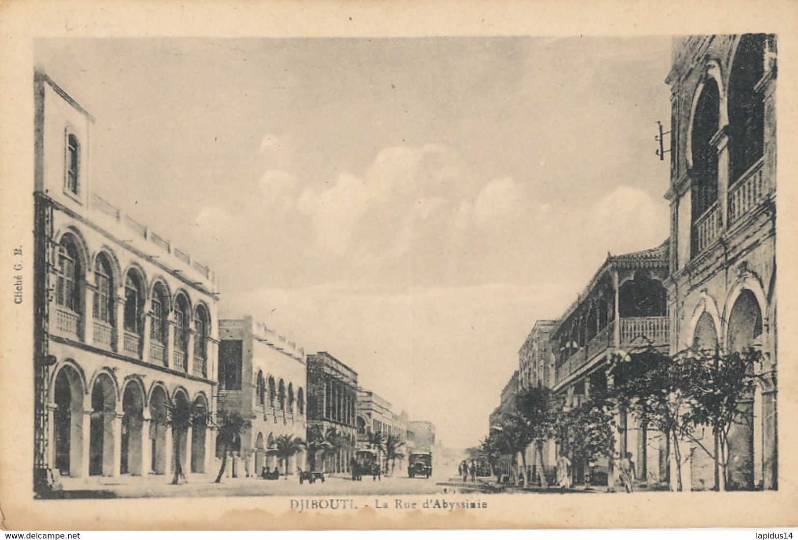 AV 318 / CPA  AFRIQUE DJIBOUTI-    LA RUE D'ABYSSINIE - Djibouti