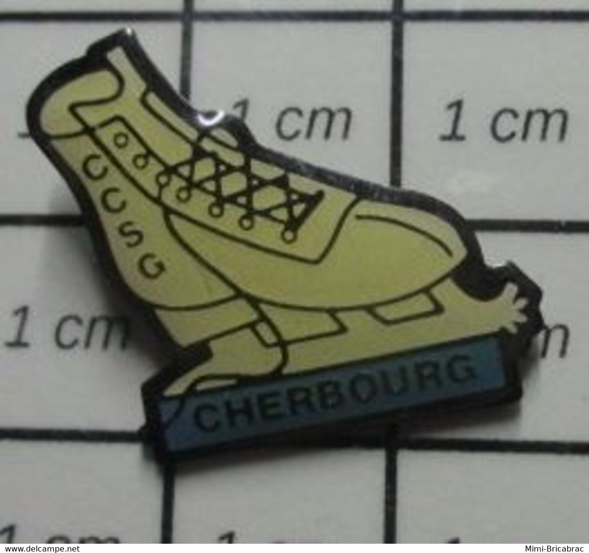 810F Pin's Pins / Beau Et Rare / SPORTS / PATIN A GLACE PATINAGE ARTISTIQUE CLUB CCSG CHERBOURG - Pattinaggio Artistico