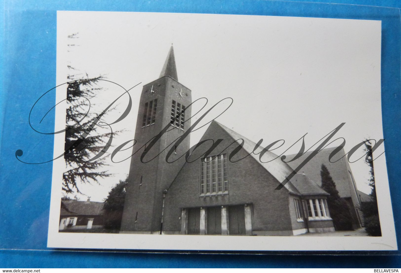 Mol Millegem Kerk   Foto-Photo Prive, - Mol