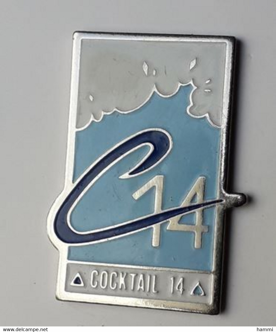 V140 Pin's Cocktail 14 à Trouville Sur Mer Club De Natation Calvados  Achat Immédiat - Zwemmen