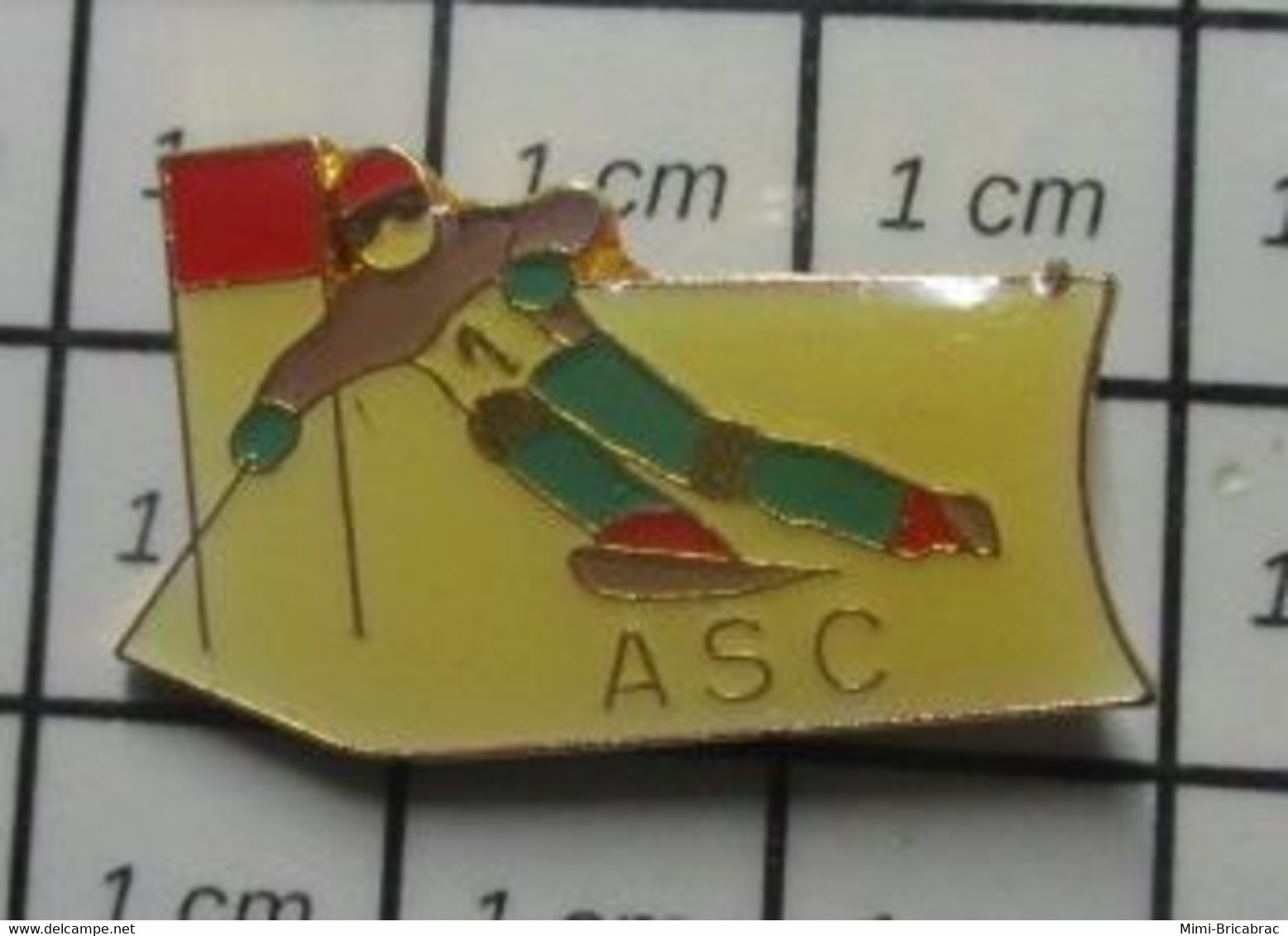 3217 Pin's Pins / Beau Et Rare / SPORTS / SKI SLALOM SKIEUR N°1 ASC - Sports D'hiver