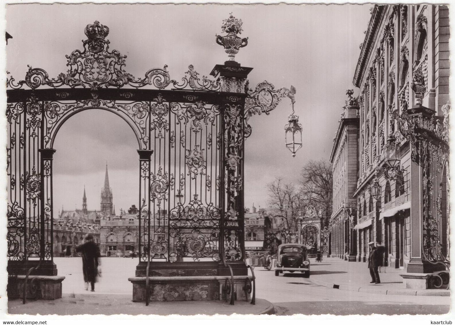 Nancy: OLDSMOBILE 60-SERIES - La Place Stanislas -  (France) - Turismo