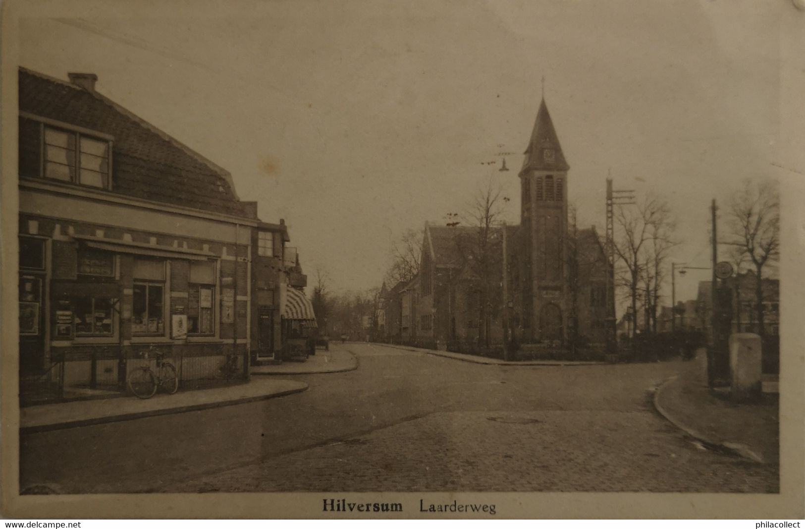 Hilversum // Laarderweg (links Winkel Met Gevel Reklame Borden) 19?? - Hilversum
