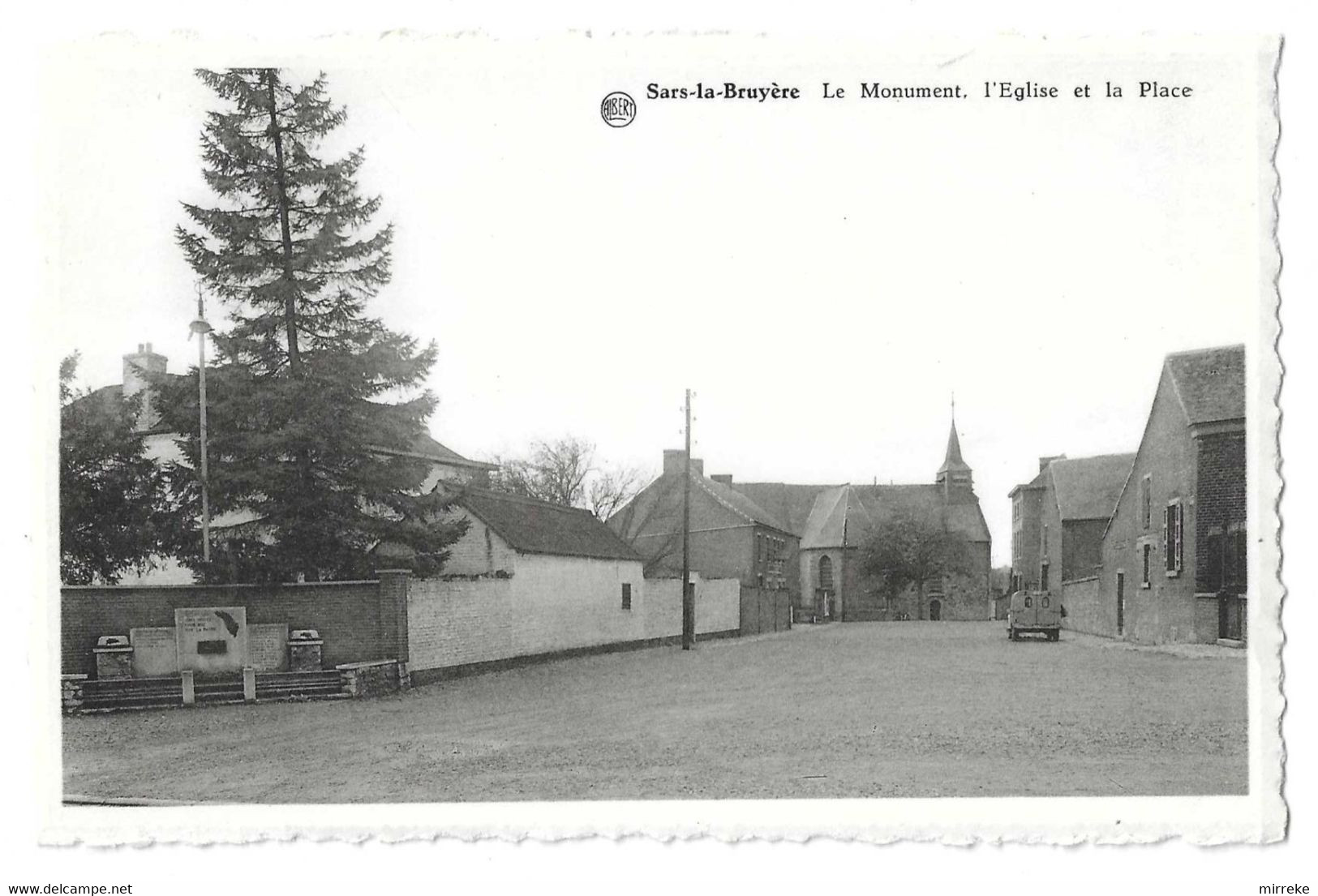 @n2@  -  SARS - LA - BRUYERE  -  Le Monument / L'Eglise Et La Place  -  Zie / Voir Scan - Frameries