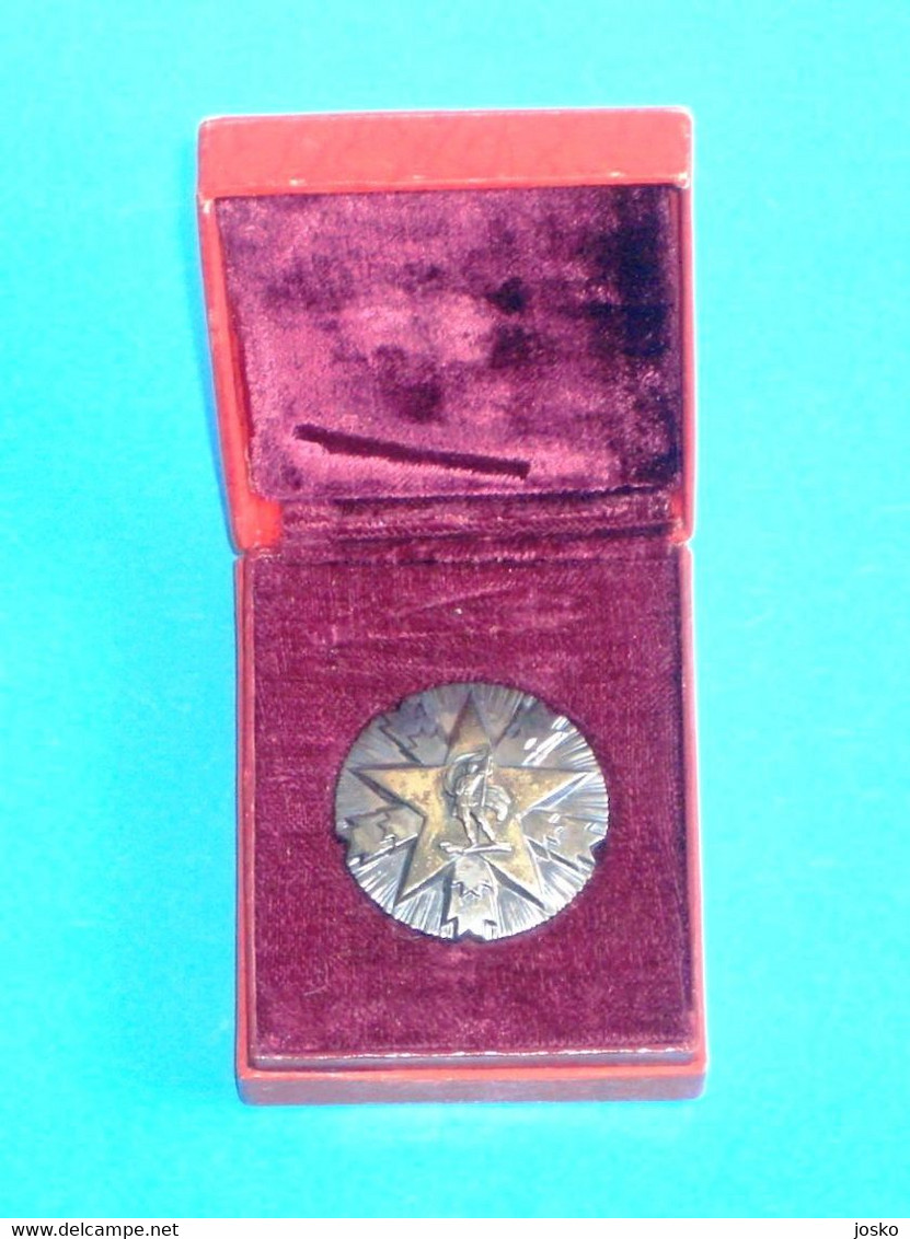 YUGOSLAVIA (FNRJ) - Early Model ORDER OF NATIONAL MERIT III Class In Box SILVER & NUMBERED Jugoslawien Jugoslavia JNA - Sonstige & Ohne Zuordnung