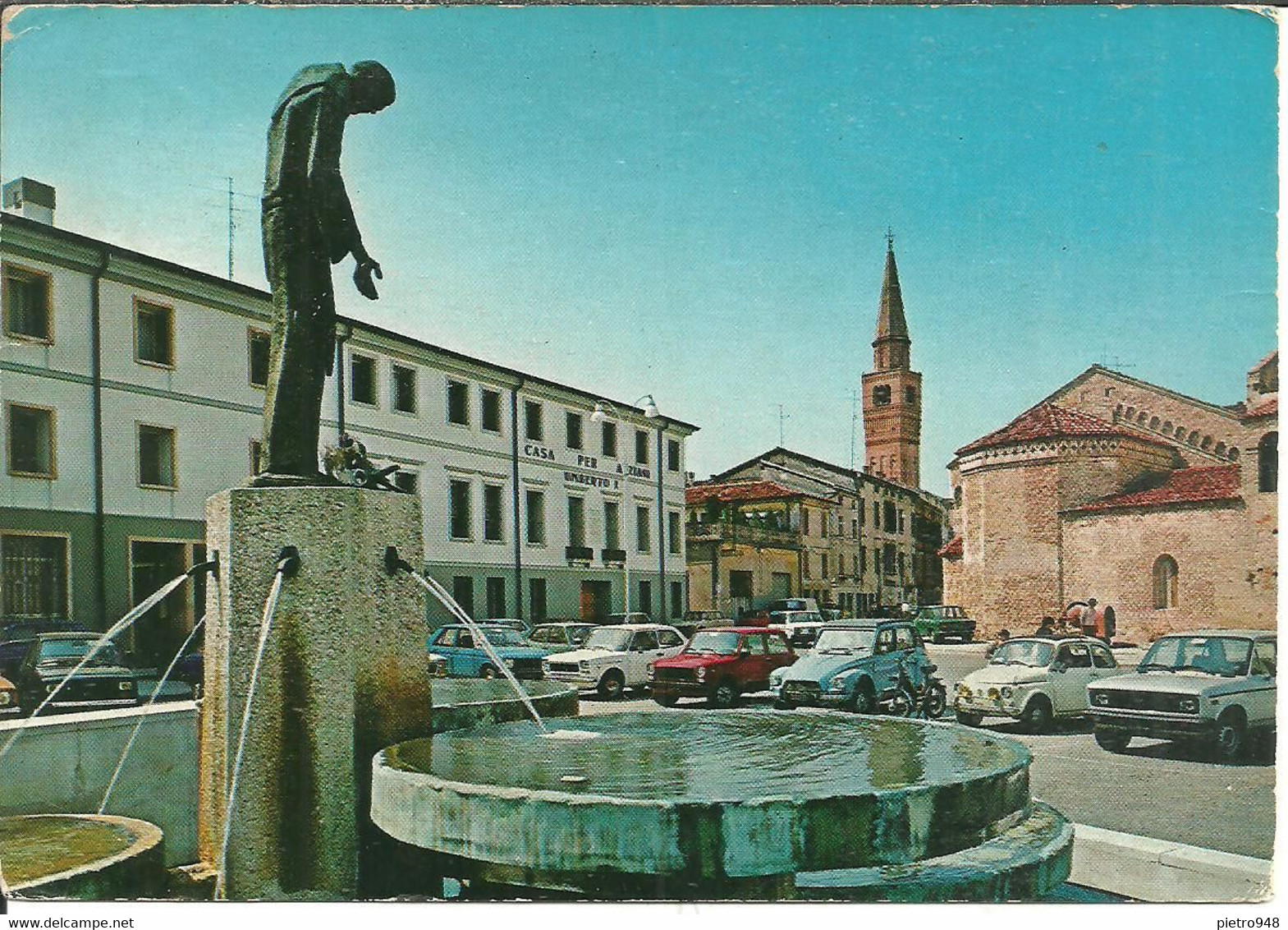 Pordenone (Friuli V. Giulia) Piazza Della Motta, Fontana Statua San Francesco, Casa X Anziani "Umberto I", Auto D'Epoca - Pordenone
