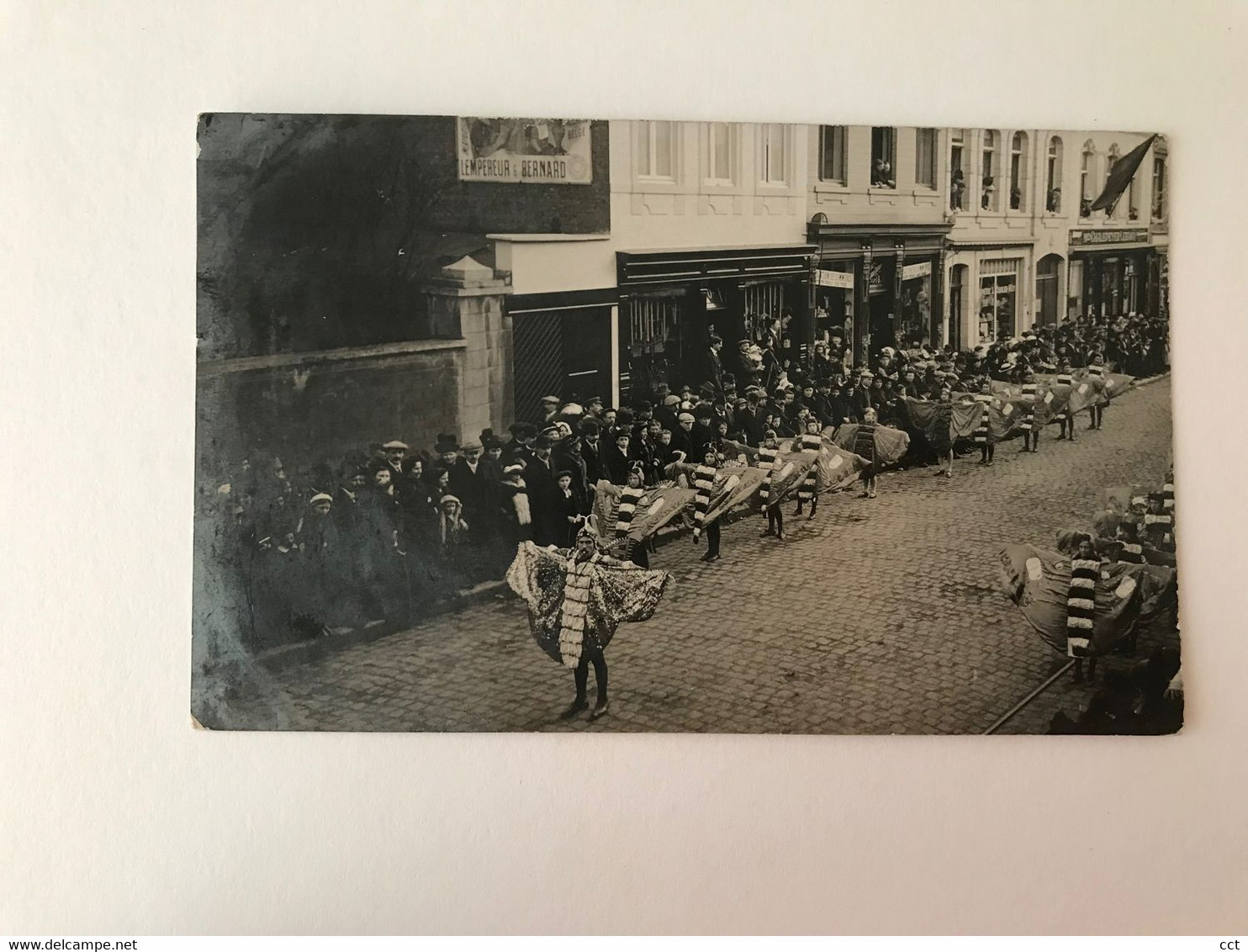 La Louvière  CARTE PHOTO Carnaval - Mi-Carême  (voyez Texte Au Verso)  Photo Delforterie Rue Neuve  La Louvière - La Louvière