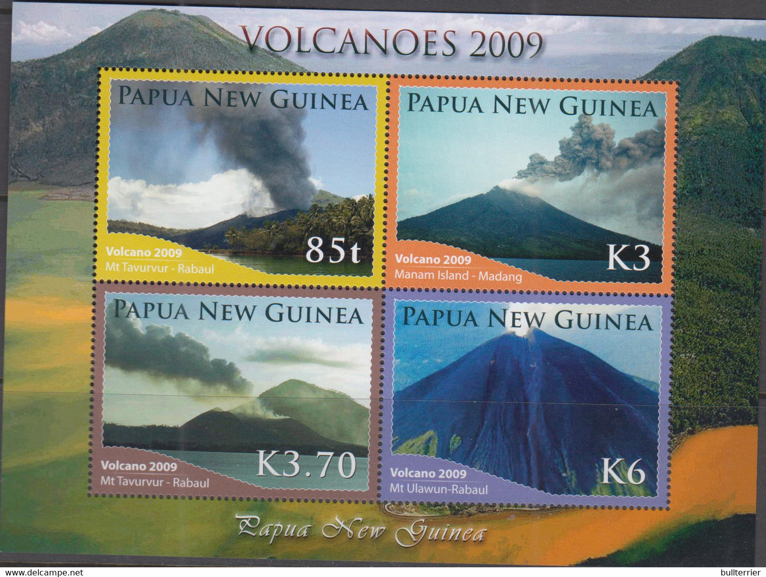 GEOLOGY - PAPUA NEW GUINEA - 2009 - VOLCANOES SHEETLET OF 4  MINT NEVER HINGED - Vulcani