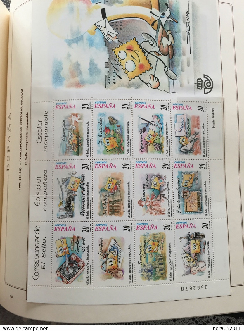Espagne : Collection En Album De Luxe 1990/2000 + Blocs Et Feuillet Tout Est Fraicheur Postal NEUF** Voir Photos - Collections (with Albums)
