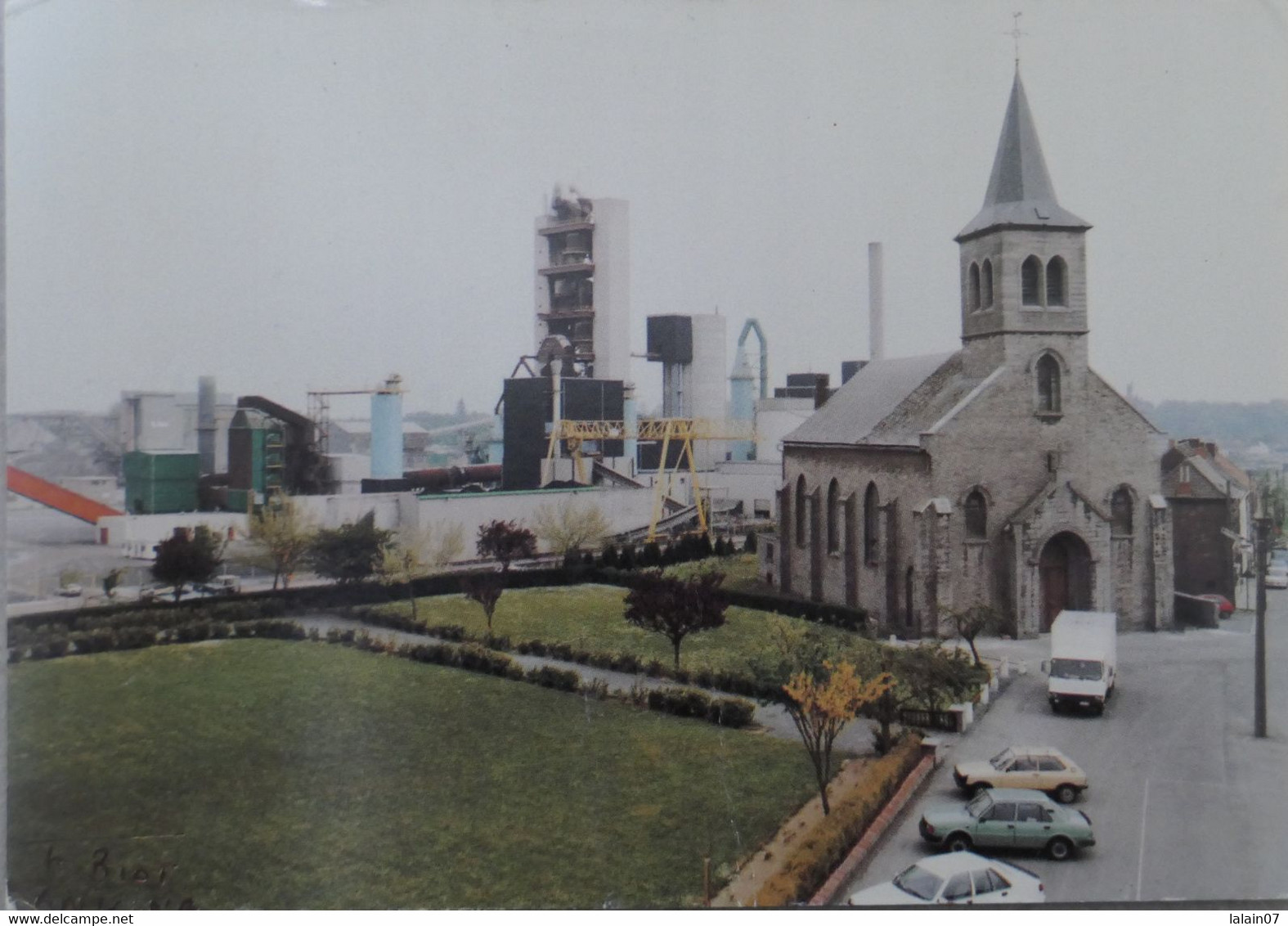 Carte Postale : Hainaut : ANTOING (CALONNE) : Eglise Saint-Eloi, à L'arrière Plan, La Clinkererie C. B. R. - Antoing