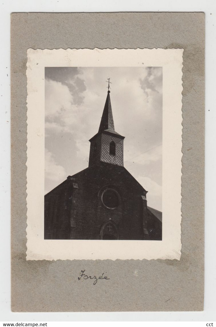 Forzée  Rochefort    PHOTO De L'église Et Ses Environs - Rochefort