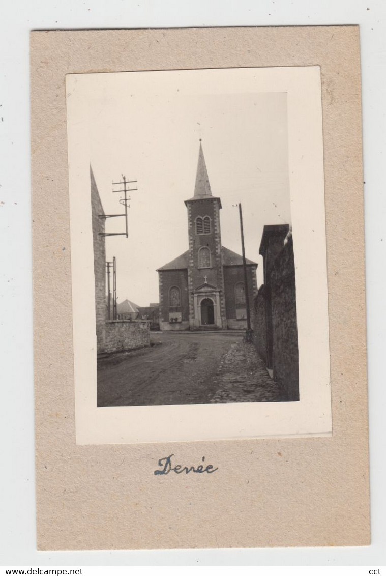 Denée  Anhée     PHOTO De L'église Et Ses Environs - Anhée