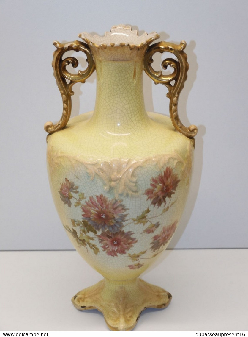 *SUPERBE ANCIEN VASE CERAMIQUE ANGLAISE CRAQUELEE marque à déchiffrer Fleurs  D