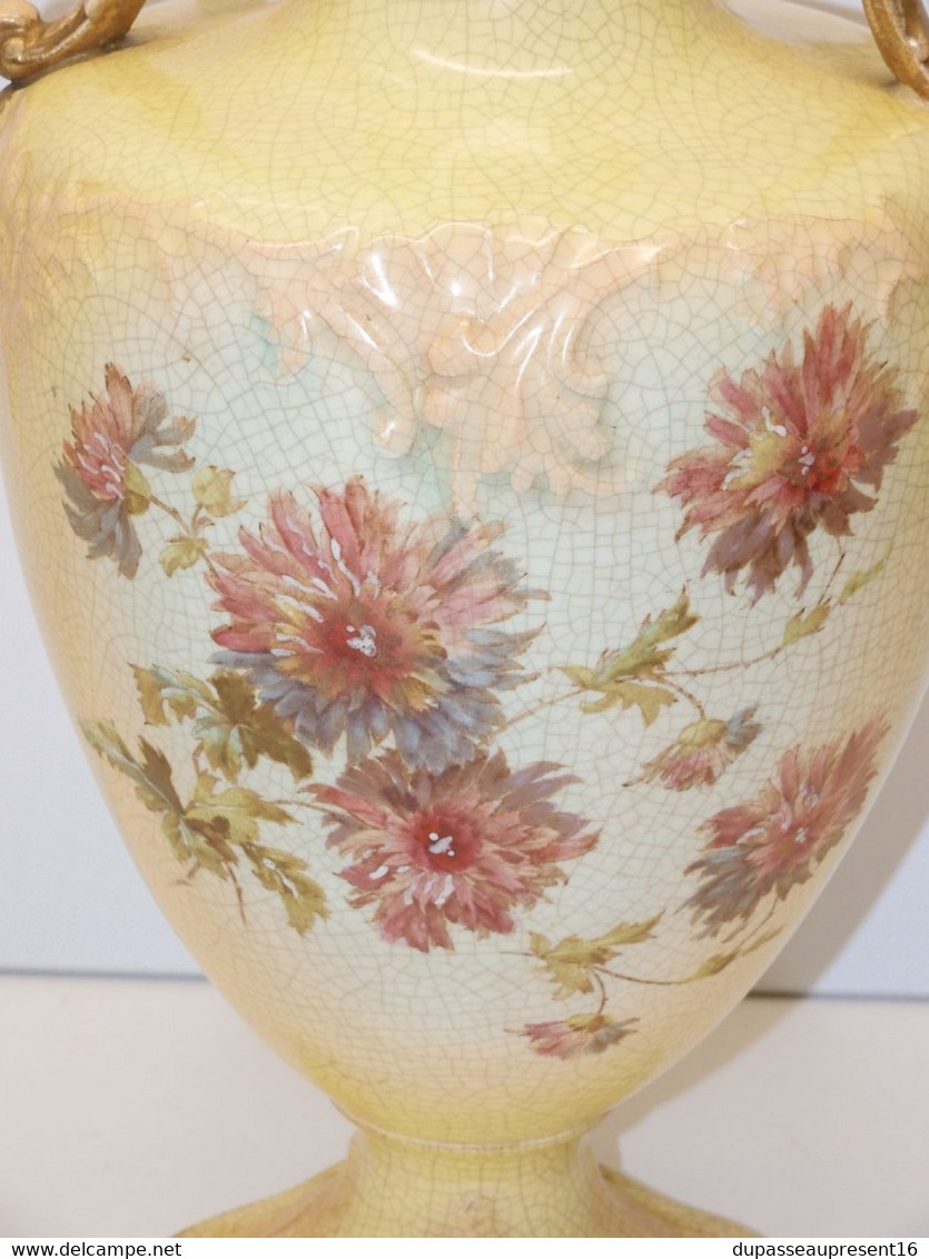 *SUPERBE ANCIEN VASE CERAMIQUE ANGLAISE CRAQUELEE marque à déchiffrer Fleurs  D