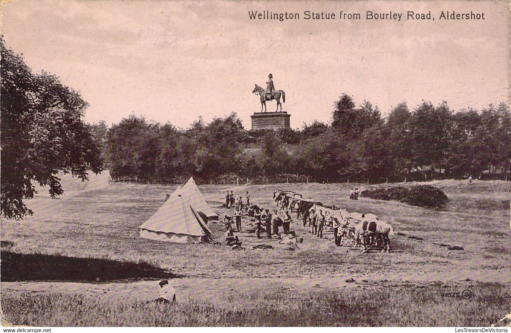 CPA Royaume Unis - Hampshire - Aldershot - Wellington Statue From Bourley Road - Valentine's Series - Chevaux - Animée - Sonstige & Ohne Zuordnung