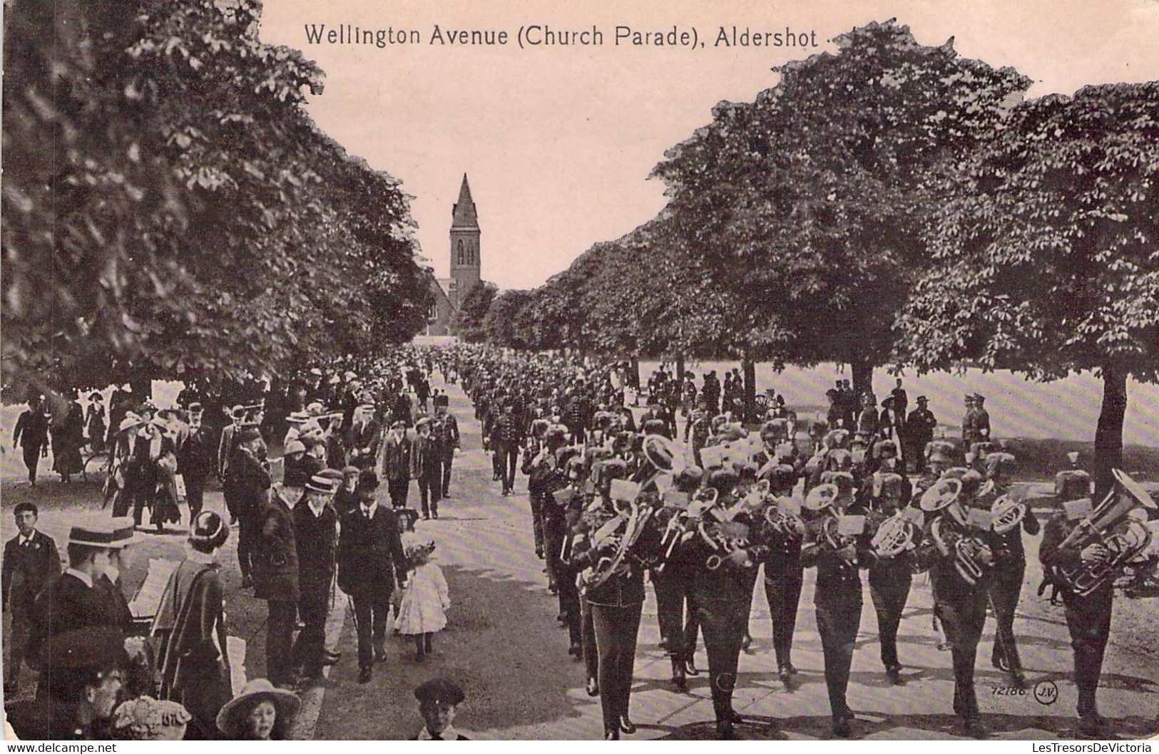 CPA Royaume Unis - Angleterre - Hampshire - Aldershot - Wellington Avenue Church Parade - Valentine's Series - Animée - Other & Unclassified