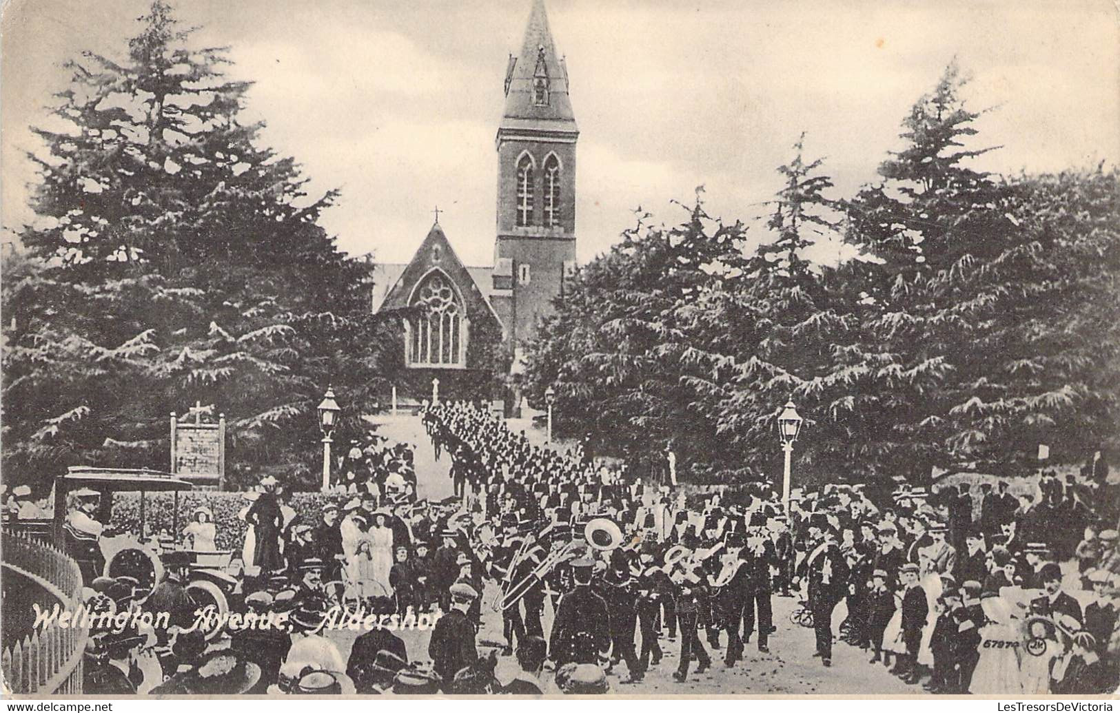 CPA Royaume Unis - Angleterre - Hampshire - Aldershot - Wellington Avenue - Valentine's Series - Eglise - Parade - Autres & Non Classés