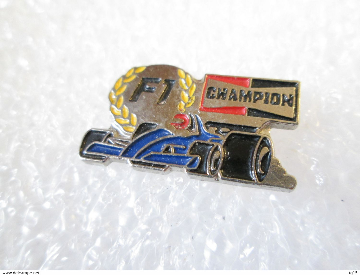 PIN'S   BOUGIES   CHAMPION  FORMULE 1  Version Bleu - F1