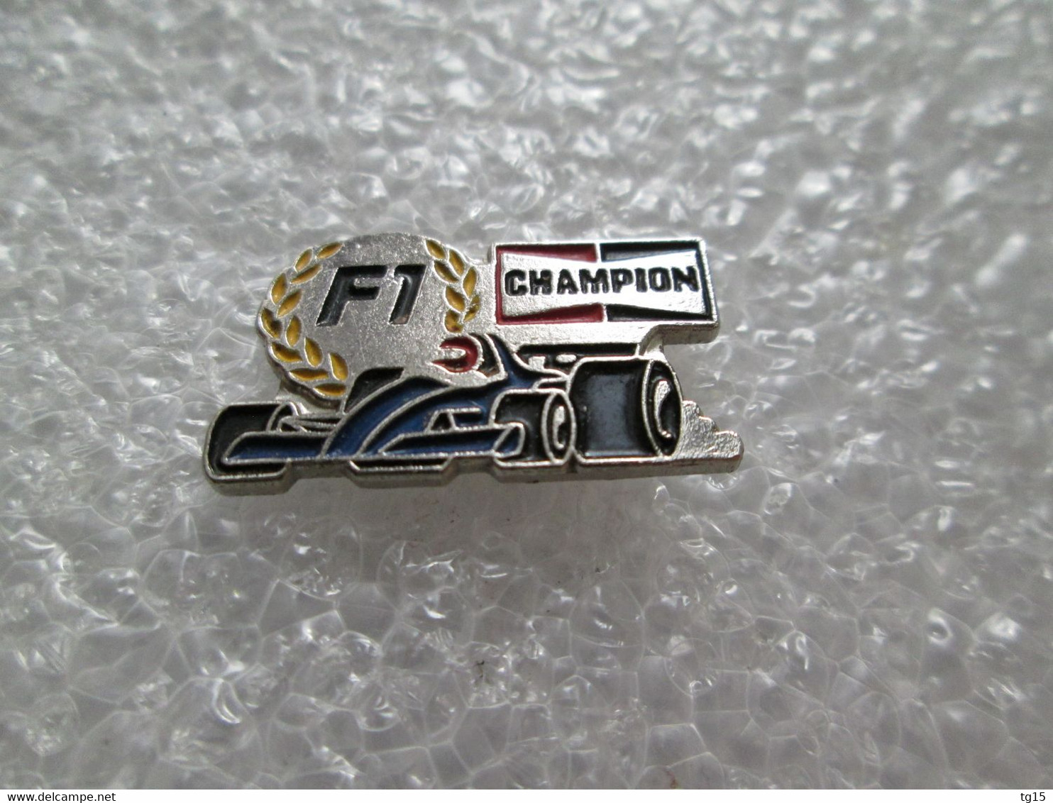 PIN'S   BOUGIES   CHAMPION  FORMULE 1  Version Bleu - F1