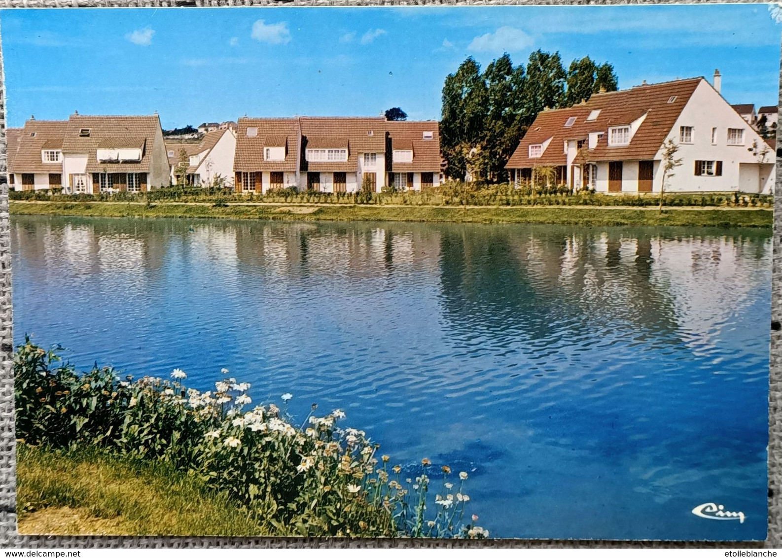 BREUILLET (91) Nouveau Village 'Port Sud' (architecte Guerra) -  Les Bords Du Lac - Site Proche Gare Breuillet Bruyeres - Bruyeres Le Chatel