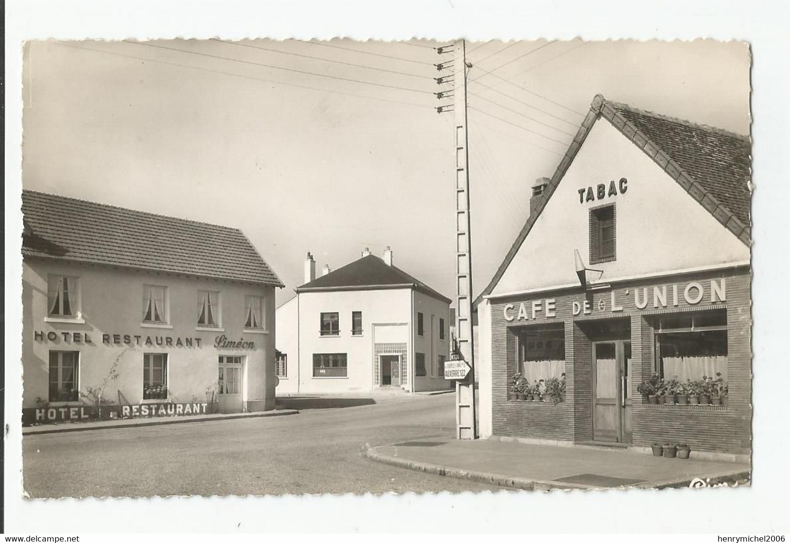 18 Cher Neuvy Sur Barangeon Tabac Café De L'union Hotel Restaurant Siméon Route N726 Panneau 122 Km Auxerre - Other & Unclassified