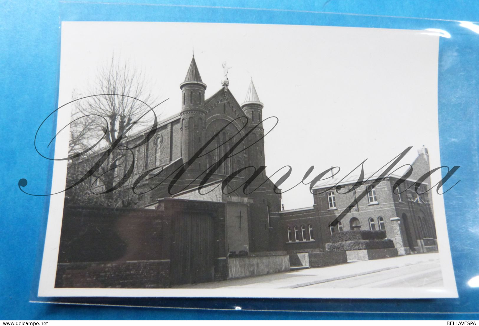 Mouscron  Eglise Sacre Coeur   Foto-Photo Prive, - Mouscron - Moeskroen