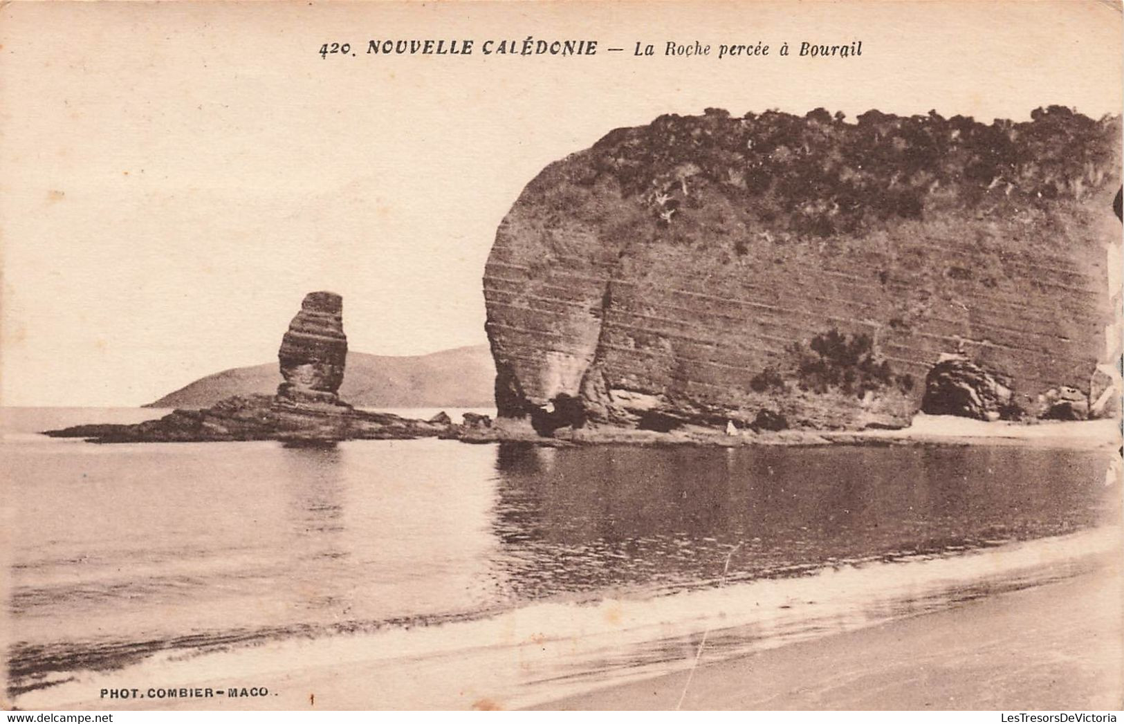 CPA NOUVELLE CALEDONIE - La Roche Percée à Bourail - Phot Combier Maco - Nuova Caledonia