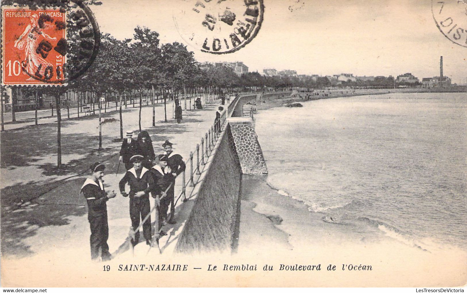 CPA - FRANCE - 44 - SAINT NAZAIRE - Le Remblai De Boulevard De L'Océan - Marins - Artaud Et Nozais NANTES - Saint Nazaire