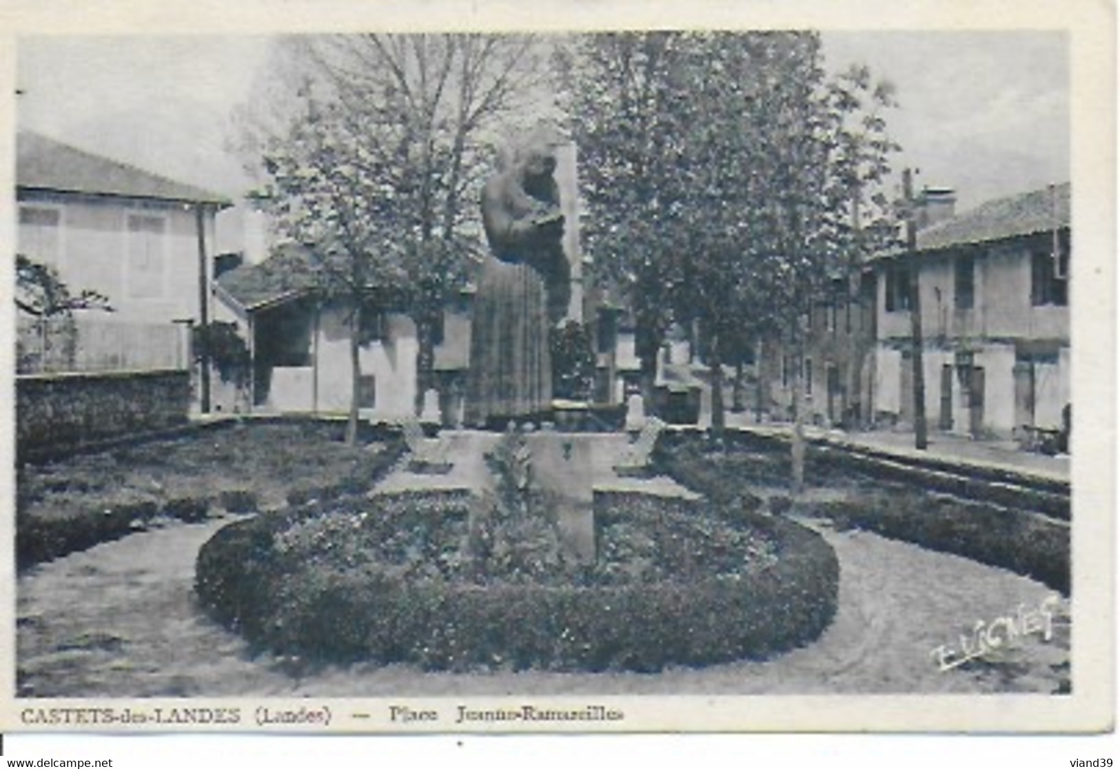 Castets Des Landes - Place Jeanne Ramazeilles - Castets