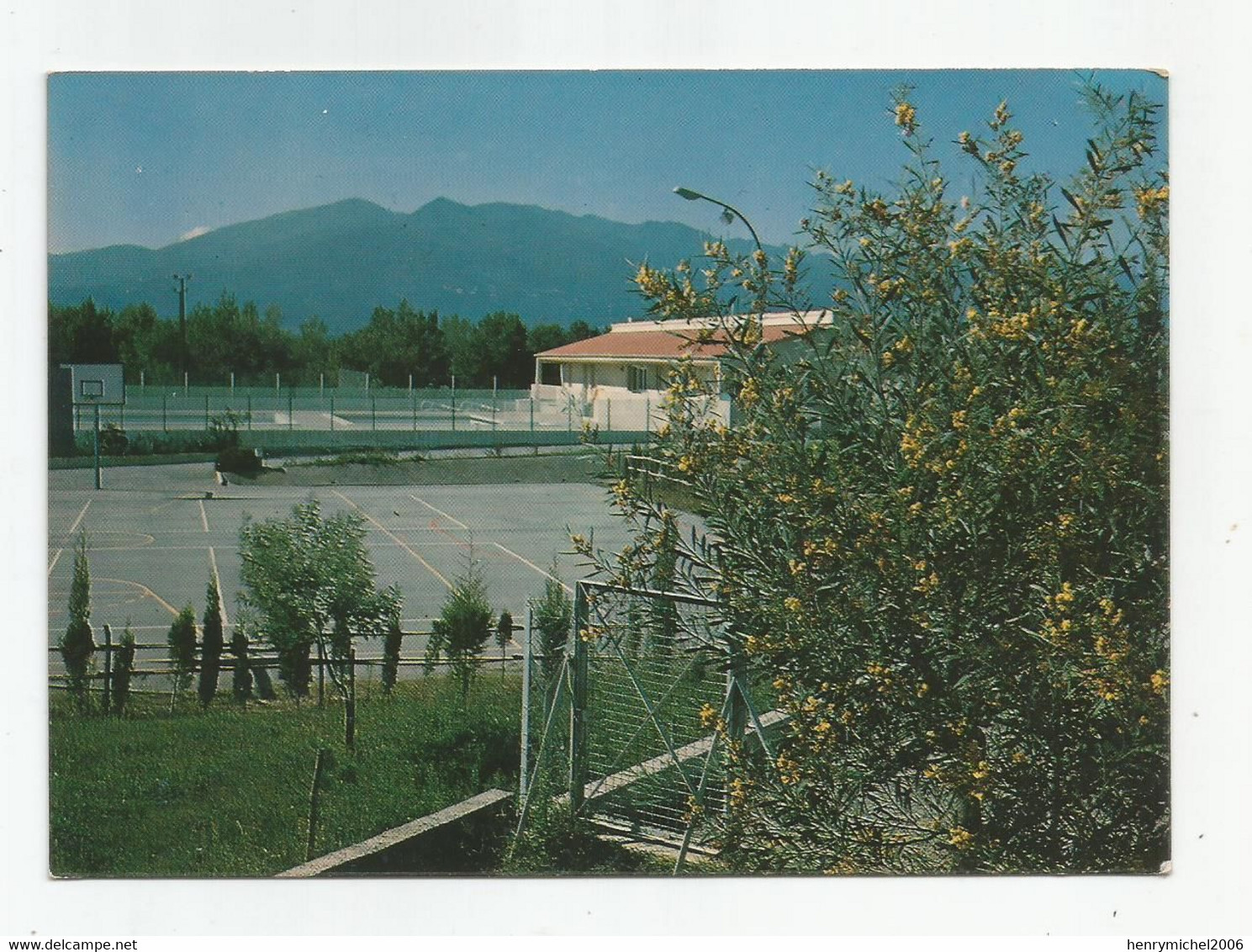 66 Le Boulou La Piscine Le Tennis Au Fond Le Canigou Ed Audumares Perpignan - Autres & Non Classés