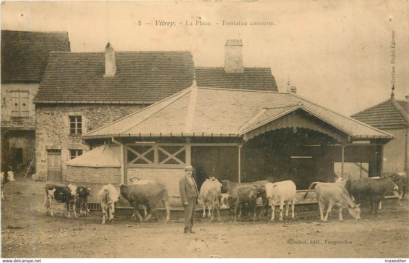 VITREY La Place Et La Fontaine Couverte - Vitrey-sur-Mance