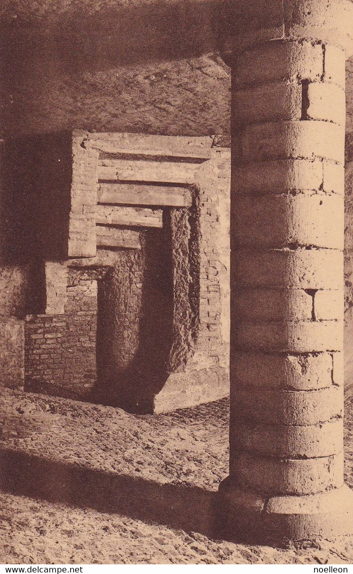 Gaesbeek - Vue D'une Salle Basse Dans Une Des Tours Demantelées - Lennik