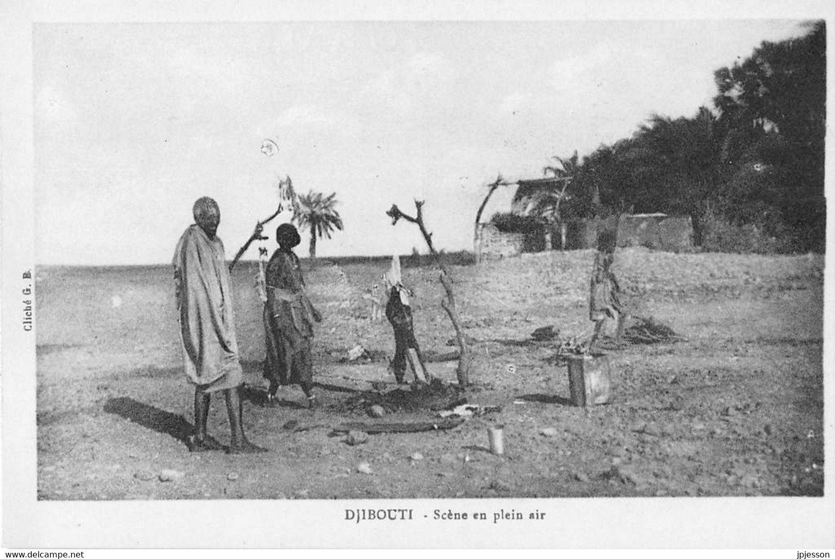 DJIBOUTI - SCENE EN PLEIN AIR - BOUCHERIE, BETAIL - CHEVRE TUEE - Djibouti