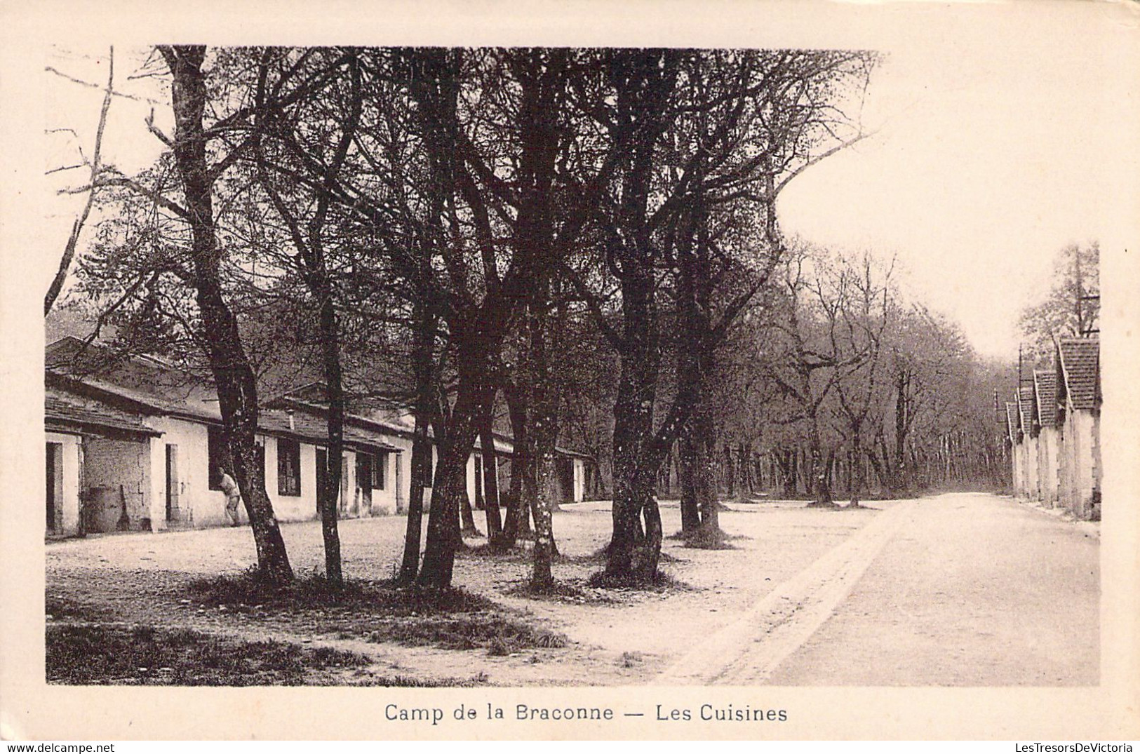 CPA - MILITARIAT - Camp De La Braconne - Les Cuisines - Kasernen