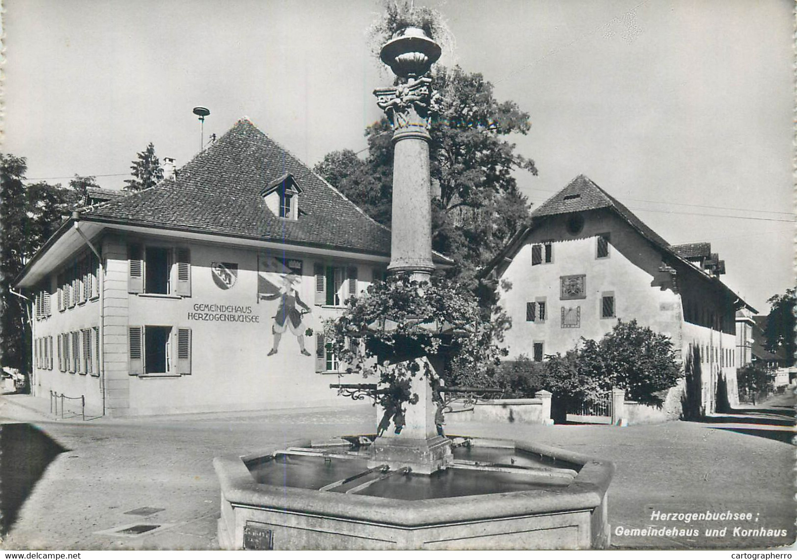 Postcard Switzerland Herzogenbuchsee Gemeindehaus Und Kornhaus - Herzogenbuchsee