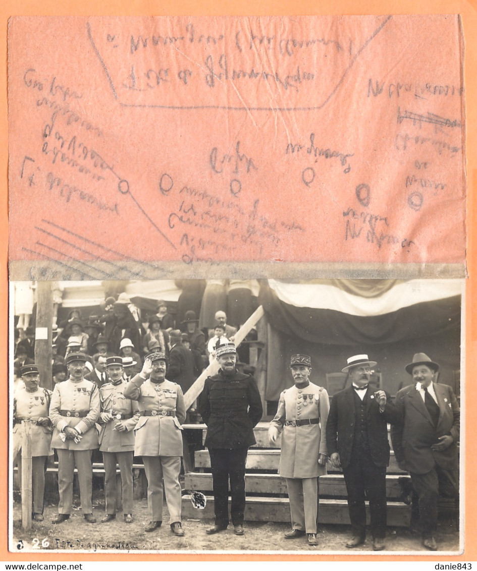CARTE PHOTO - PUY DE DOME - MARINGUES - FETE DE LA GYMNATISQUE 1925 - OFFICIELS DEVANT LA TRIBUNE, LE PREFET AU CENTRE - Maringues