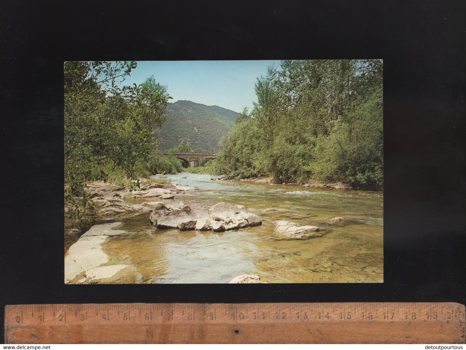 Hérault 34 : La Vallée De L'ORB  Vue Prise Au Bord De La Rivière à Proximité D'un Pont De Pierre - Autres & Non Classés