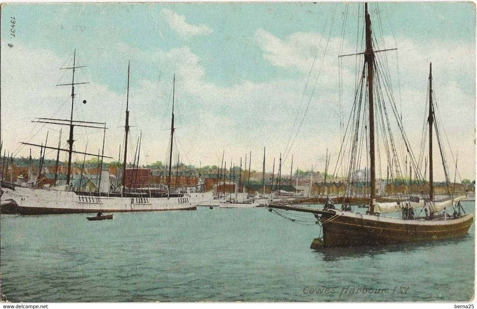 ILE DE WIGHT EN 1905 COWES HARBOUR BEAU PLAN DE BATEAUX PORT SIMPLE OFFEERT - Cowes