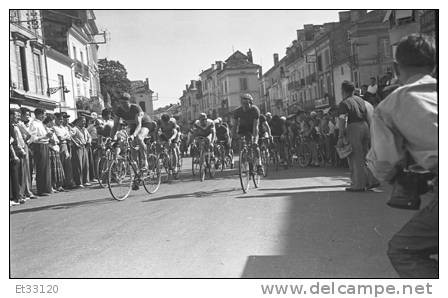 Ribérac La Course Cycliste , Fait Partie D'une Série De 1 0 Photos - Ciclismo