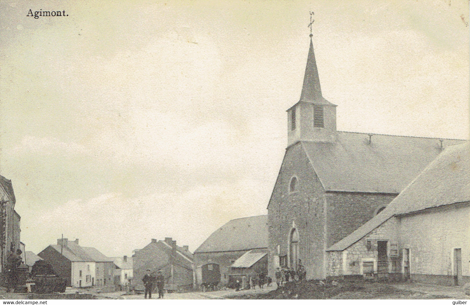 Agimont L'église Sortie De Messe Animée Desaix - Hastiere