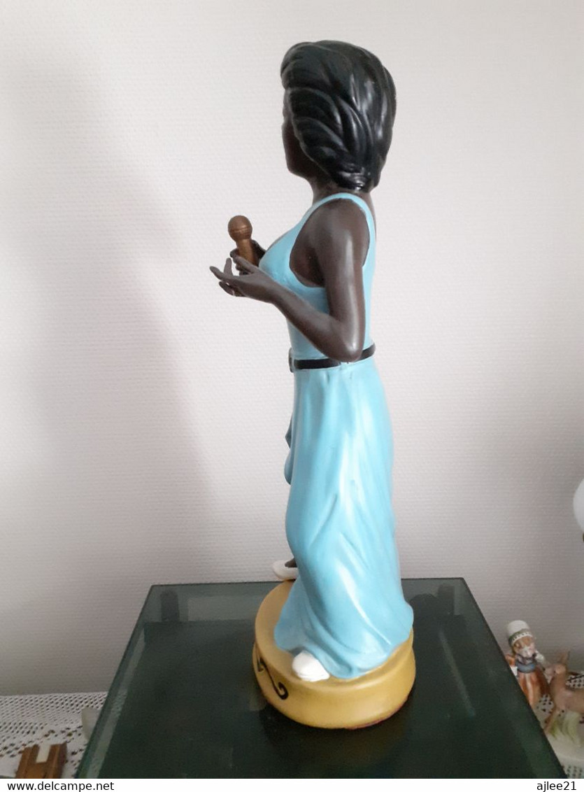 Statue Chanteuse De Jazz En Céramique - Sonstige & Ohne Zuordnung