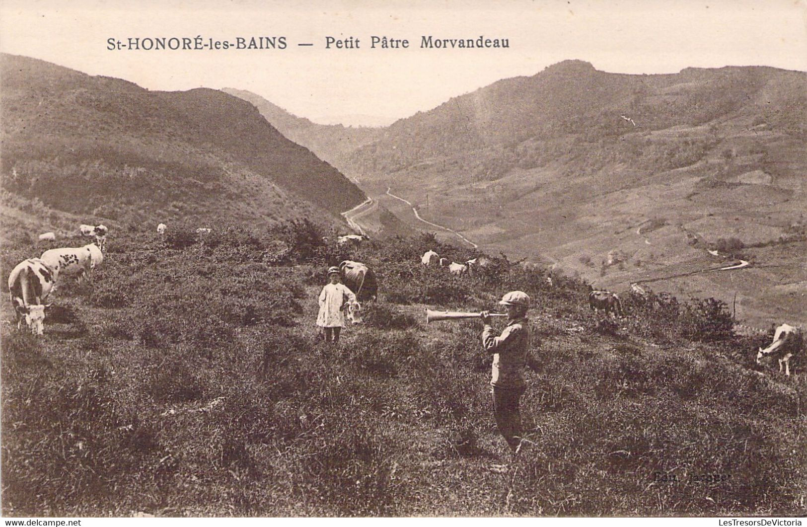 CPA - FRANCE - 58 - St Honoré Les Bains - Petit Pâtre Morvandeau - Musicien - Vache - Saint-Honoré-les-Bains