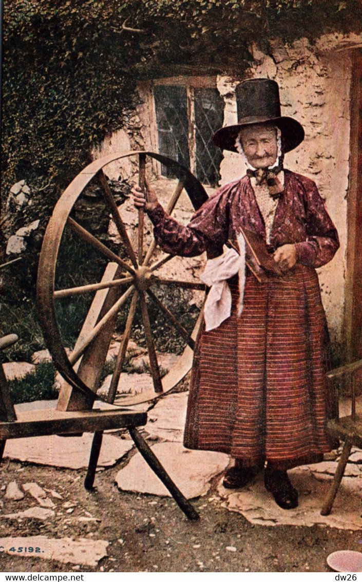 Pays De Galles (Wales) Welsh Costume (Costume Traditionnel Gallois) Femme Au Rouet (Woman At The Spinning Wheel) - Europe