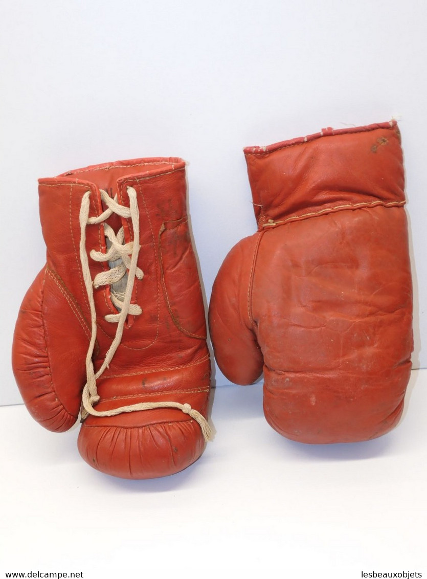 *ANCIENNE PAIRE DE GANTS DE BOXE EN CUIR Début XXe JUS GRENIER DECO COLLECTION   E - Autres & Non Classés