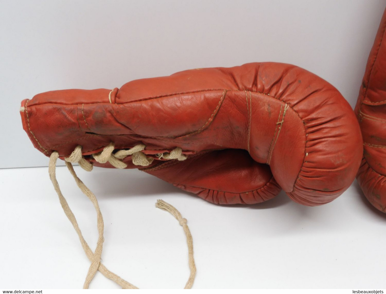 *ANCIENNE PAIRE DE GANTS DE BOXE EN CUIR début XXe JUS GRENIER DECO COLLECTION   E